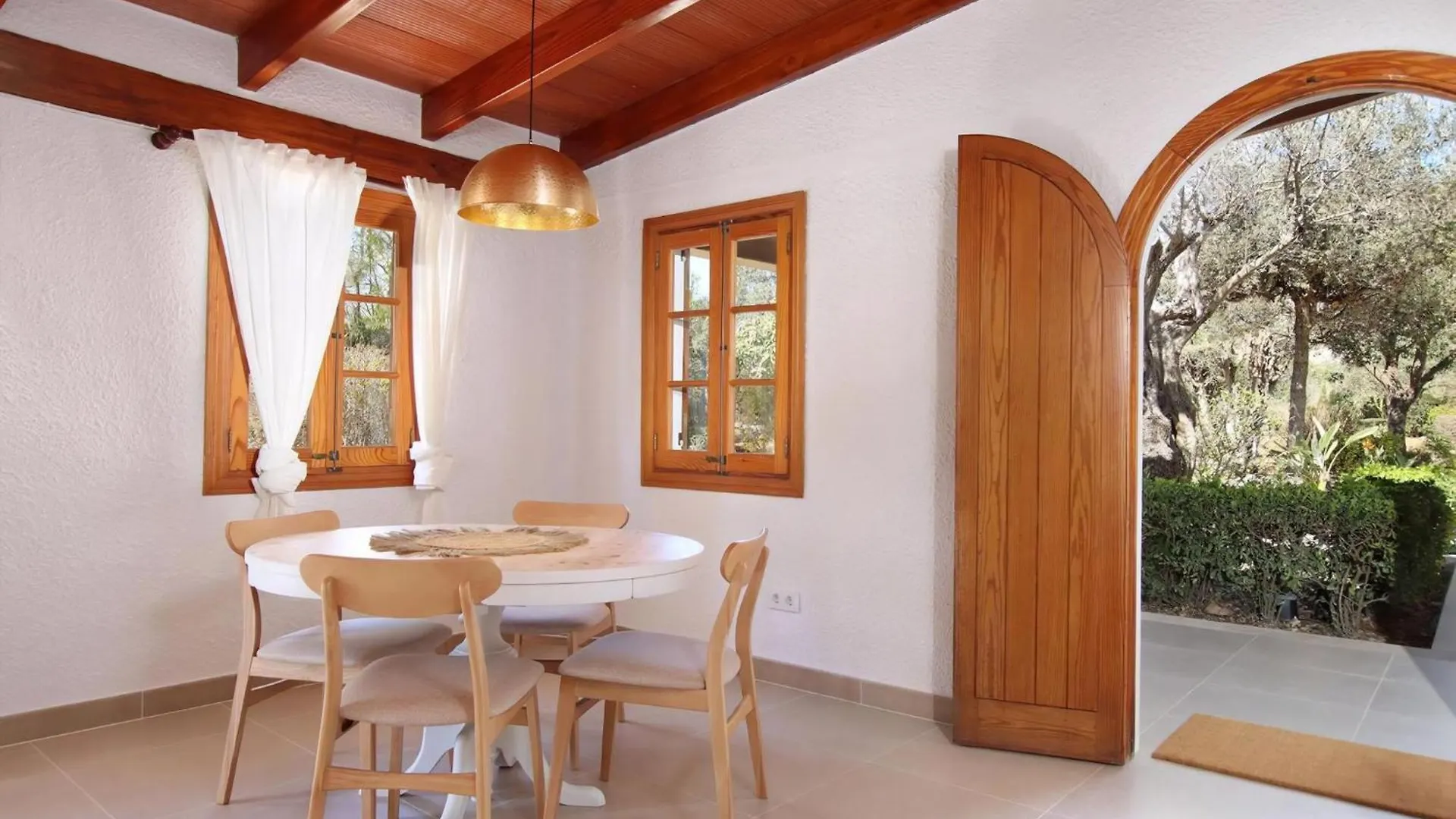 Schoenes Ferienhaus In Pollenca Mit Privatem Pool Hébergement de vacances